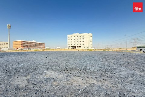 Купить земельный участок в Дубае: 1550.7м², № 12331 - фото 3