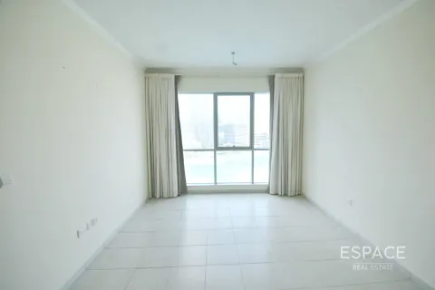 Снять в аренду квартиру в Даунтаун Дубай (Даунтаун Бурдж Дубай), Дубай: 2 спальни, 138м², № 71344 - фото 2