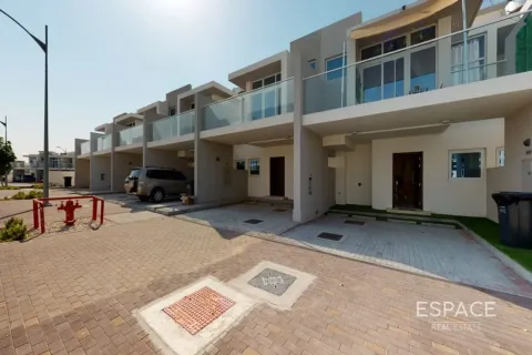 Townhouse in Dubai 3 bedrooms, 112 sq.m. № 71357 - photo 1