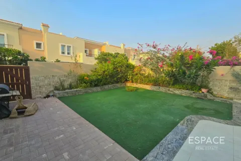 Снять в аренду виллу в Арабиан Ранчес, Дубай: 3 спальни, 228м², № 71356 - фото 12