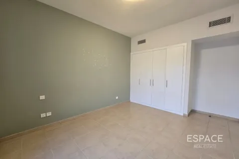 Снять в аренду виллу в Арабиан Ранчес, Дубай: 3 спальни, 228м², № 71356 - фото 7