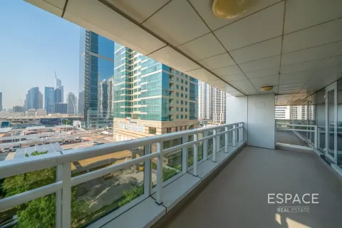 Office in Jumeirah Lake Towers, Dubai 212 sq.m. № 71345 - photo 6