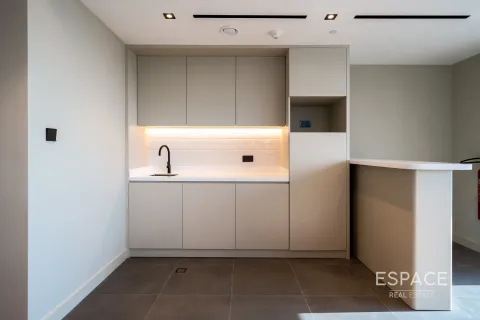 Office in Jumeirah Lake Towers, Dubai 212 sq.m. № 71345 - photo 8