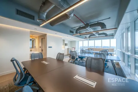 Office in Jumeirah Lake Towers, Dubai 212 sq.m. № 71345 - photo 16