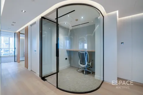 Office in Jumeirah Lake Towers, Dubai 212 sq.m. № 71345 - photo 15