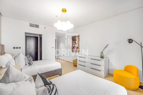 Apartment in The Crescent, Palm Jumeirah, Dubai 2 bedrooms, 181.72 sq.m. № 128719 - photo 3