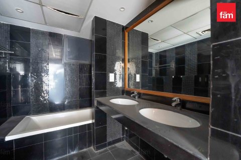 Снять в аренду квартиру в Дубае: 1 спальня, 170.8м², № 71554 - фото 8