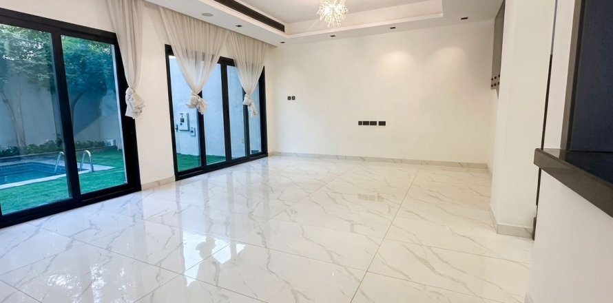 Villa en Al Furjan, Dubai, 3 dormitorios, 177.5 m², № 117751