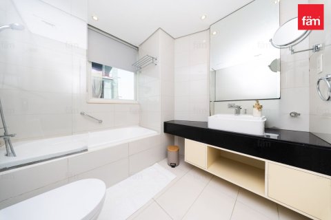 Apartment in Business Bay, Dubai 2 bedrooms, 122.4 sq.m. № 119000 - photo 16
