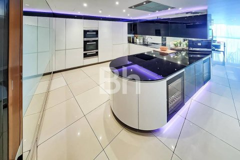 Apartment in Dubai Marina, Dubai 2 bedrooms, 143 sq.m. № 24987 - photo 18