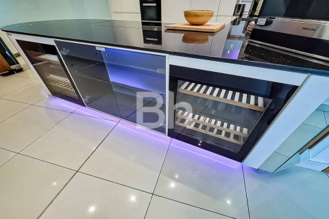 Apartment in Dubai Marina, Dubai 2 bedrooms, 143 sq.m. № 24987 - photo 15