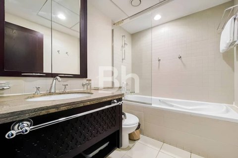 Apartment in Downtown Dubai (Downtown Burj Dubai), Dubai 3 bedrooms, 193 sq.m. № 24989 - photo 7