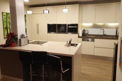 Villa en Dubai, 9 dormitorios, 432 m², № 97014 - foto 9