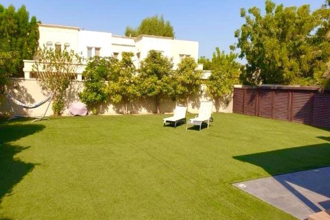 Villa en Dubai, 9 dormitorios, 432 m², № 97014 - foto 20