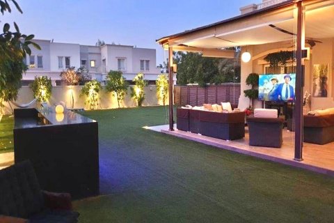 Villa en Dubai, 9 dormitorios, 432 m², № 97014 - foto 18