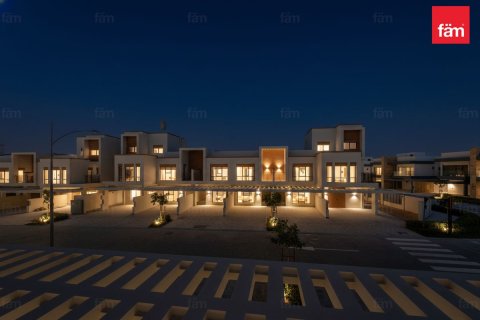 Townhouse in Dubai 4 bedrooms, 143.9 sq.m. № 109242 - photo 17