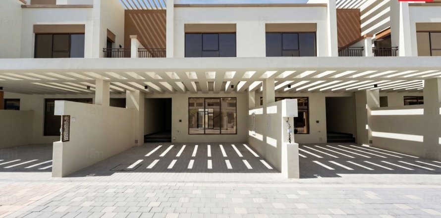 Townhouse in Dubai 4 bedrooms, 143.9 sq.m. № 109242
