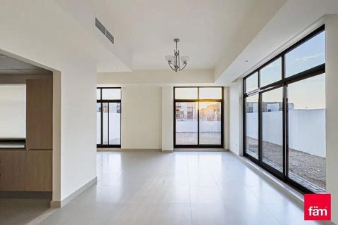 Купить таунхаус в Meydan, Дубай: 4 спальни, 251.8м², № 9870 - фото 1