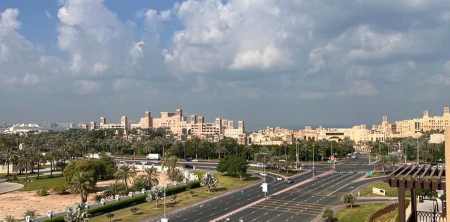 Appartement à Umm Suqeim, Dubai, 3 chambres, 185.9 m², № 85833