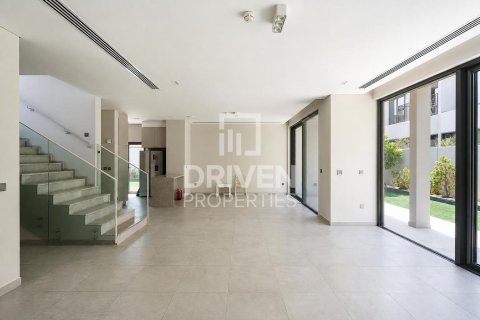 Townhouse in Mohammed Bin Rashid City, Dubai 4 bedrooms, 331.29 sq.m. № 125182 - photo 2