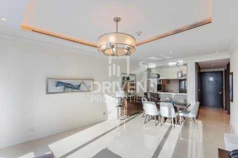 Apartamento en The Address Residence Fountain Views, Downtown Dubai (Downtown Burj Dubai), Dubai, 2 dormitorios, 126.53 m², № 125183 - foto 2