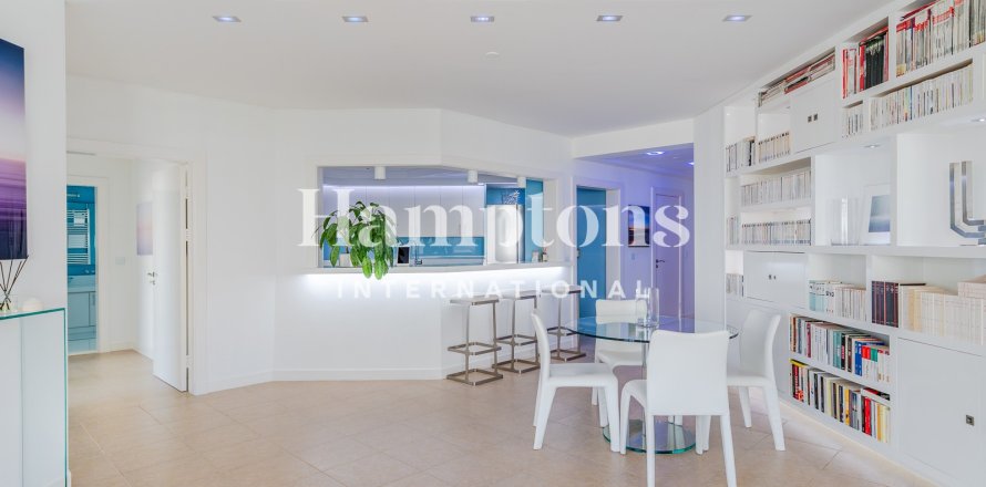 Apartment in FIVE Palm Jumeirah, Palm Jumeirah, Dubai 3 bedrooms, 204.57 sq.m. № 95154