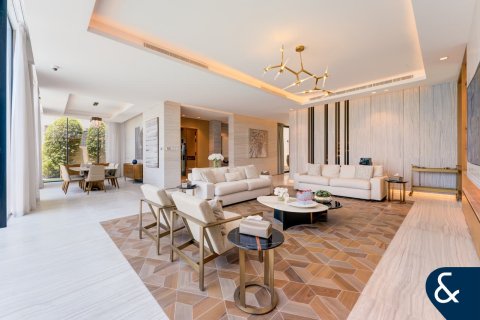 Villa in Signature Villas, Palm Jumeirah, Dubai 5 bedrooms, 639 sq.m. № 76506 - photo 1