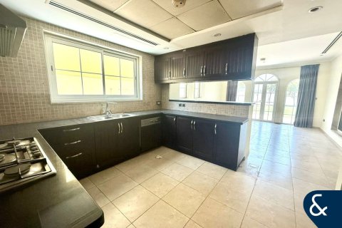 Villa in Legacy, Jumeirah Park, Dubai 3 bedrooms, 285 sq.m. № 76505 - photo 4