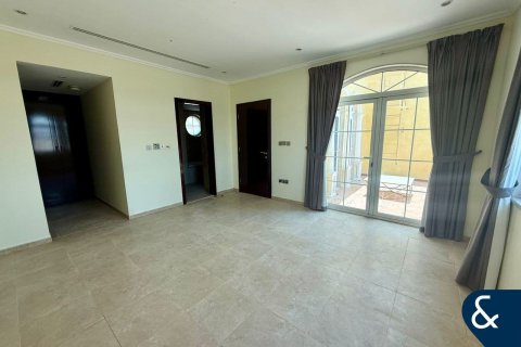 Villa in Legacy, Jumeirah Park, Dubai 3 bedrooms, 285 sq.m. № 76505 - photo 9