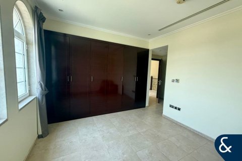 Villa in Legacy, Jumeirah Park, Dubai 3 bedrooms, 285 sq.m. № 76505 - photo 7