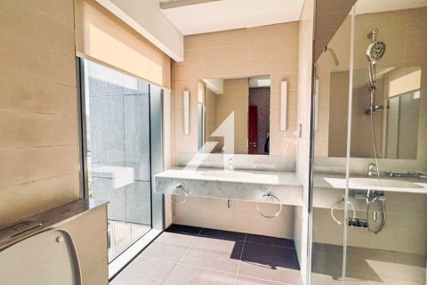 Снять в аренду квартиру в Central Park Tower, DIFC, Дубай: студию, 84м², № 84509 - фото 3