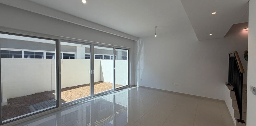 Adosado en Dubai, 3 dormitorios, 112.2 m², № 90370
