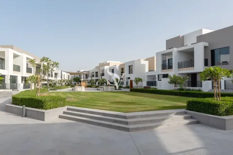 Townhouse in Arabian Ranches 3, Dubai 3 bedrooms, 126 sq.m. № 114598