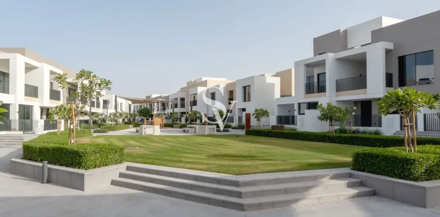 Townhouse in Arabian Ranches 3, Dubai 3 bedrooms, 126 sq.m. № 114598