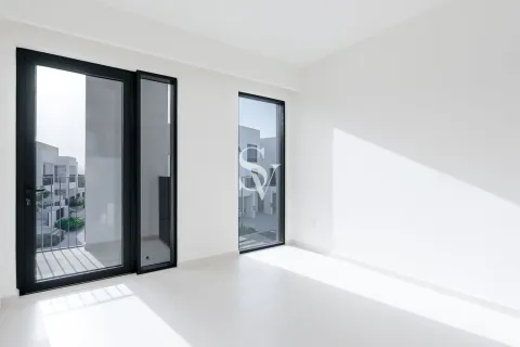 Townhouse in Arabian Ranches 3, Dubai 3 bedrooms, 126 sq.m. № 114598 - photo 9