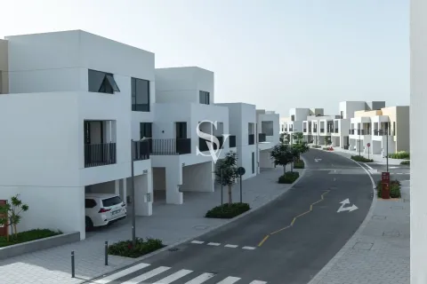 Townhouse in Arabian Ranches 3, Dubai 3 bedrooms, 126 sq.m. № 114598 - photo 14