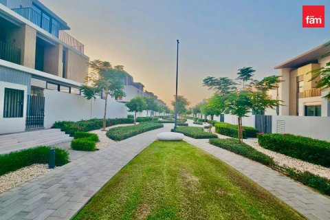 Townhouse in Dubai 3 bedrooms, 144.8 sq.m. № 118537 - photo 18