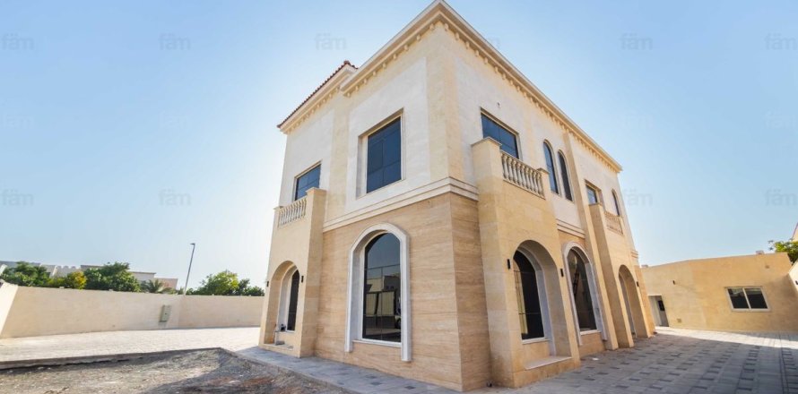 Вилла в Дубае, 6 спален, 1351.7м², № 109402