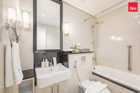 Apartment in Business Bay, Dubai 1 bedroom, 73 sq.m. № 137915 - photo 12