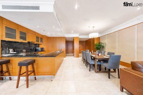 Apartment in DIFC, Dubai 4 bedrooms, 255.9 sq.m. № 109395 - photo 14