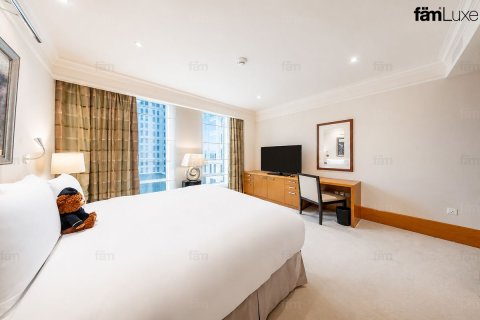 Apartment in DIFC, Dubai 4 bedrooms, 255.9 sq.m. № 109395 - photo 4