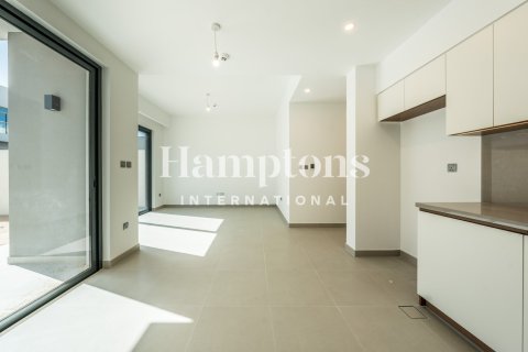 Adosado en Arabian Ranches 2, Dubai, 3 dormitorios, 140.00017585 m², № 112323 - foto 2