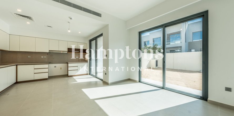 Adosado en Arabian Ranches 2, Dubai, 3 dormitorios, 140 m², № 112323