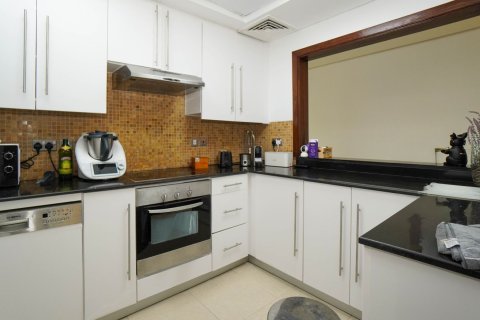 Apartment in 8 BOULEVARD WALK in Downtown Dubai (Downtown Burj Dubai), Dubai 2 bedrooms, 152 sq.m. № 69273 - photo 3