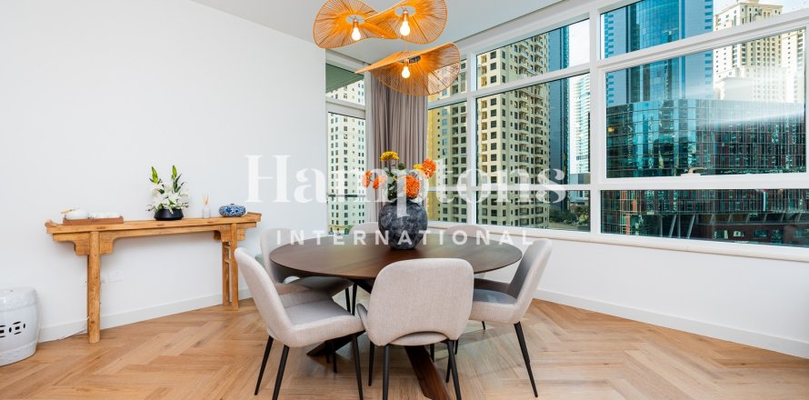 Apartment in The Address Dubai Marina, Dubai Marina, Dubai 2 bedrooms, 137.868 sq.m. № 105770
