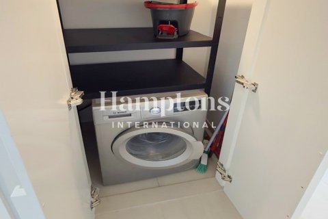 Apartment in Downtown Dubai (Downtown Burj Dubai), Dubai 2 bedrooms, 104.88748700 sq.m. № 105775 - photo 2