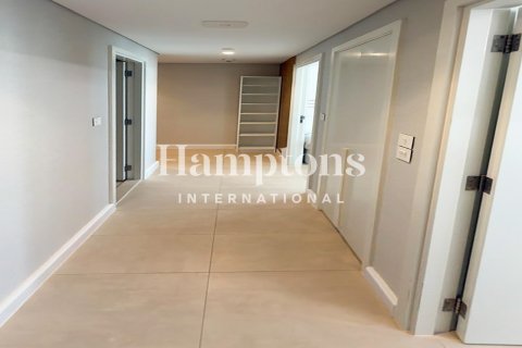 Apartment in Downtown Dubai (Downtown Burj Dubai), Dubai 2 bedrooms, 104.88748700 sq.m. № 105775 - photo 4