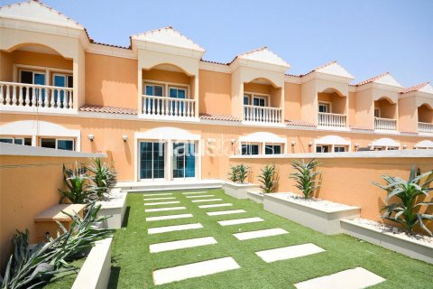 Townhouse in Jumeirah Village Triangle, Dubai 2 bedrooms, 152 sq.m. № 43932 - photo 9