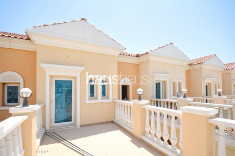Townhouse in Jumeirah Village Triangle, Dubai 2 bedrooms, 152 sq.m. № 43932 - photo 8