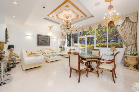 Apartment in Palm Jumeirah, Dubai 1 bedroom, 175 sq.m. № 57431 - photo 1